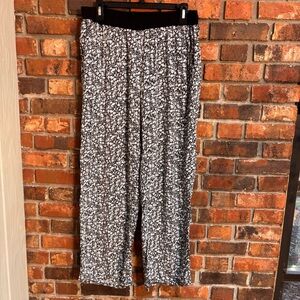 New Look womens floral wide leg elastic waist pants black/white 1X